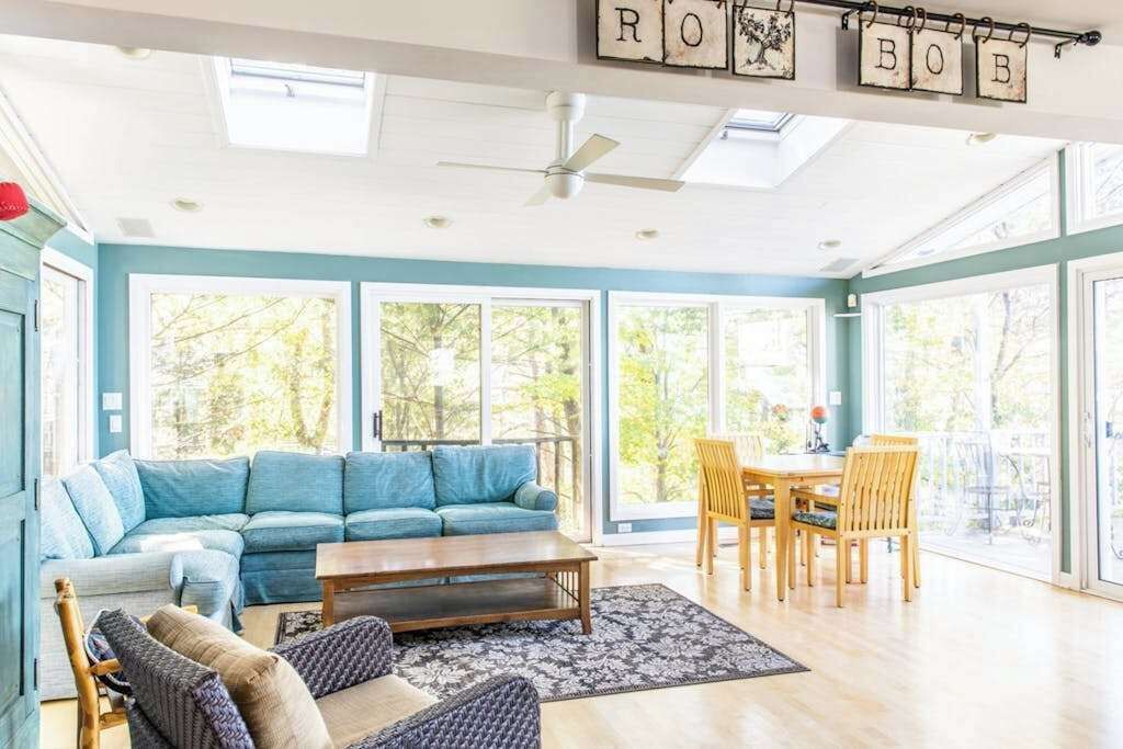 Photo of Livingroom in Shorewood-Tower Hills-Harbert