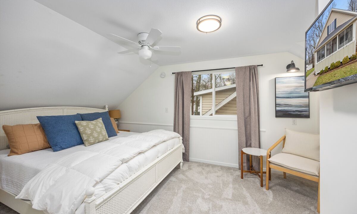Photo of Bedroom in Spring Lake