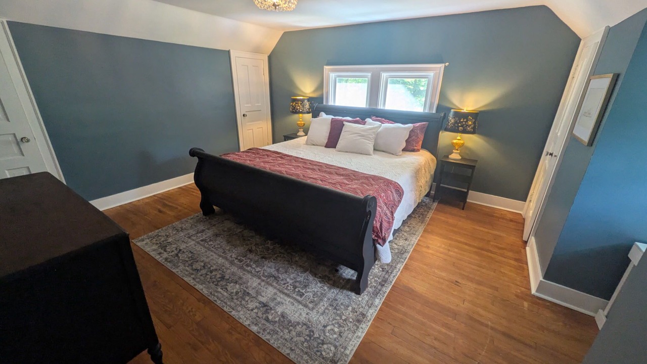 Photo of Bedroom in Niles