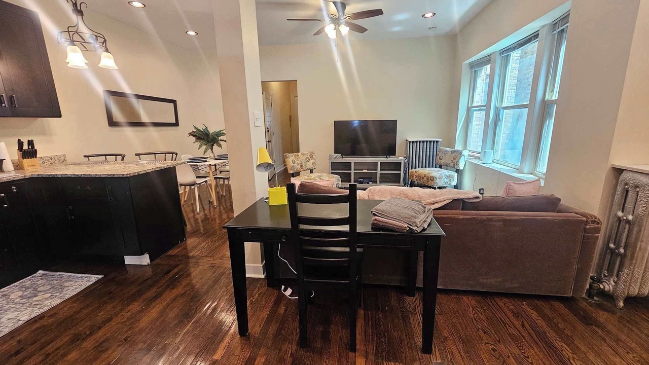 Photo of Livingroom in Sheridan Park