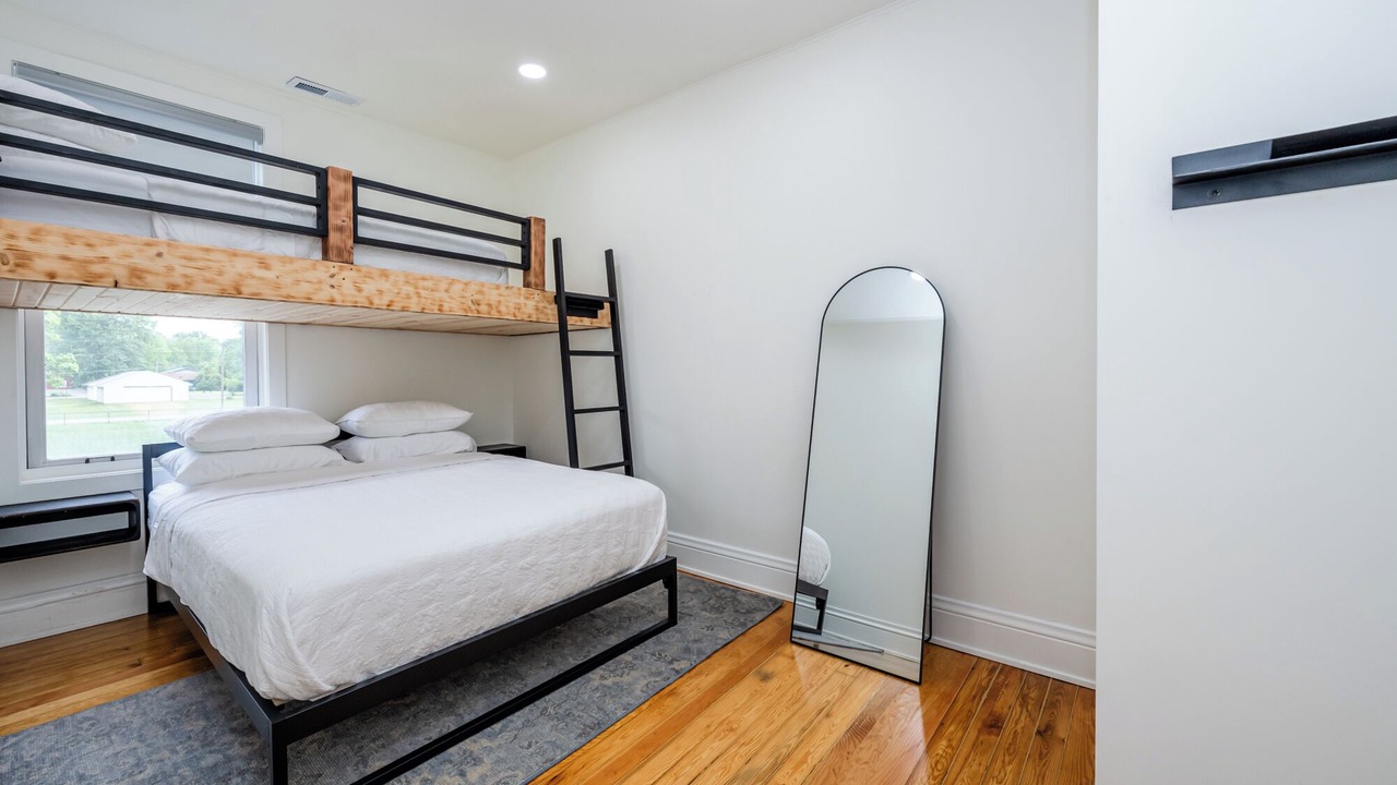 Photo of Bedroom in Paw Paw Lake