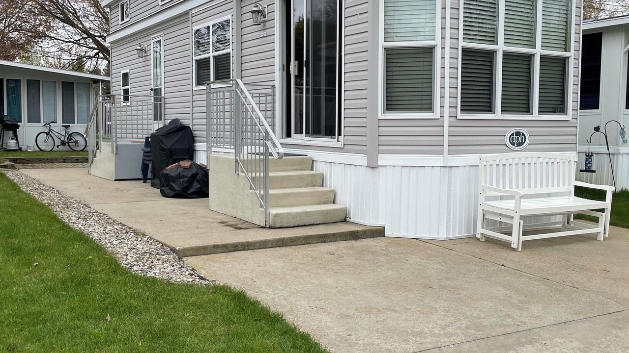 Photo of Outdoor in Six Lakes