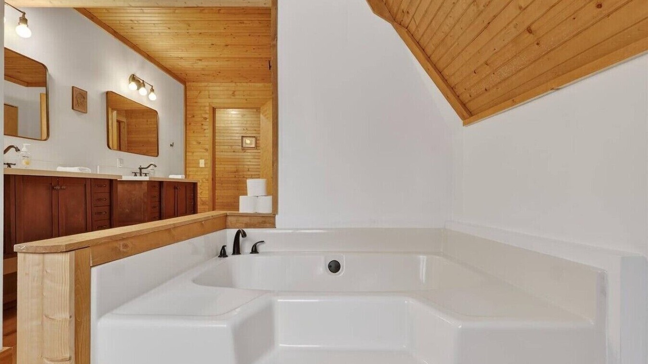 Photo of Bathroom in Smyrna