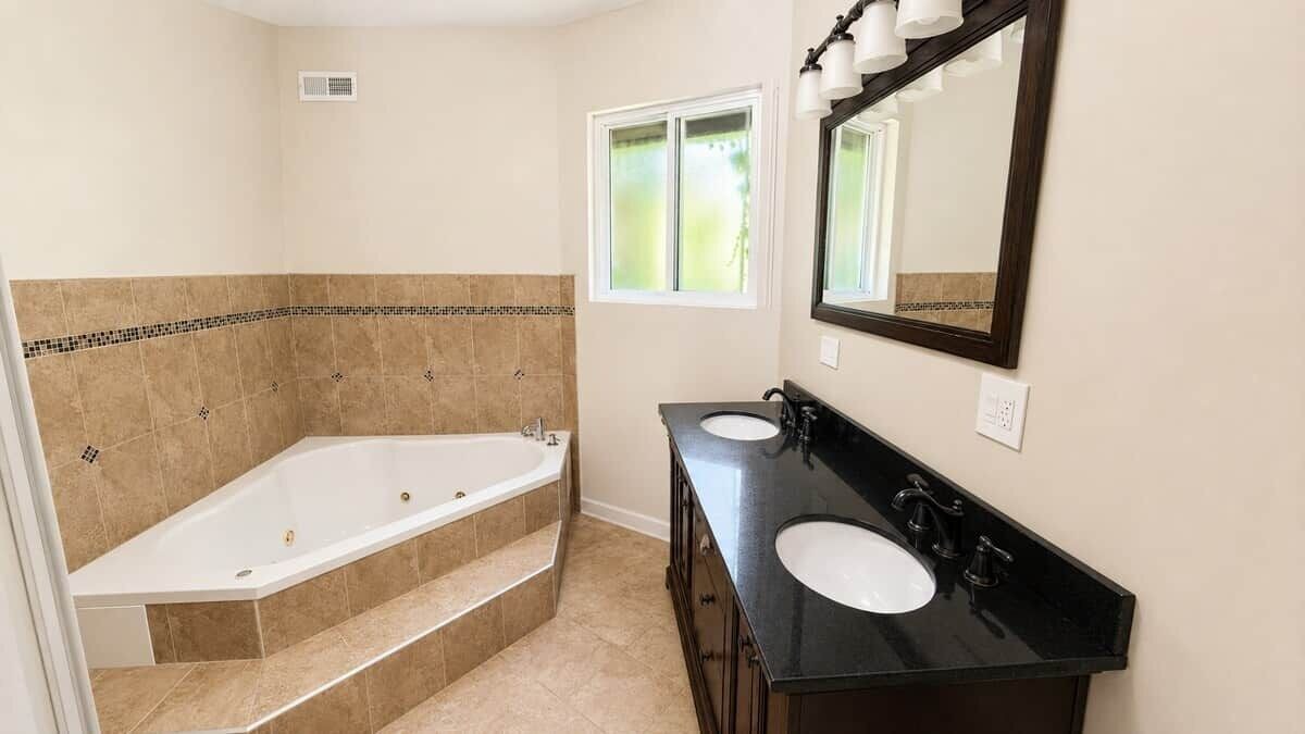 Photo of Bathroom in Woodlawn