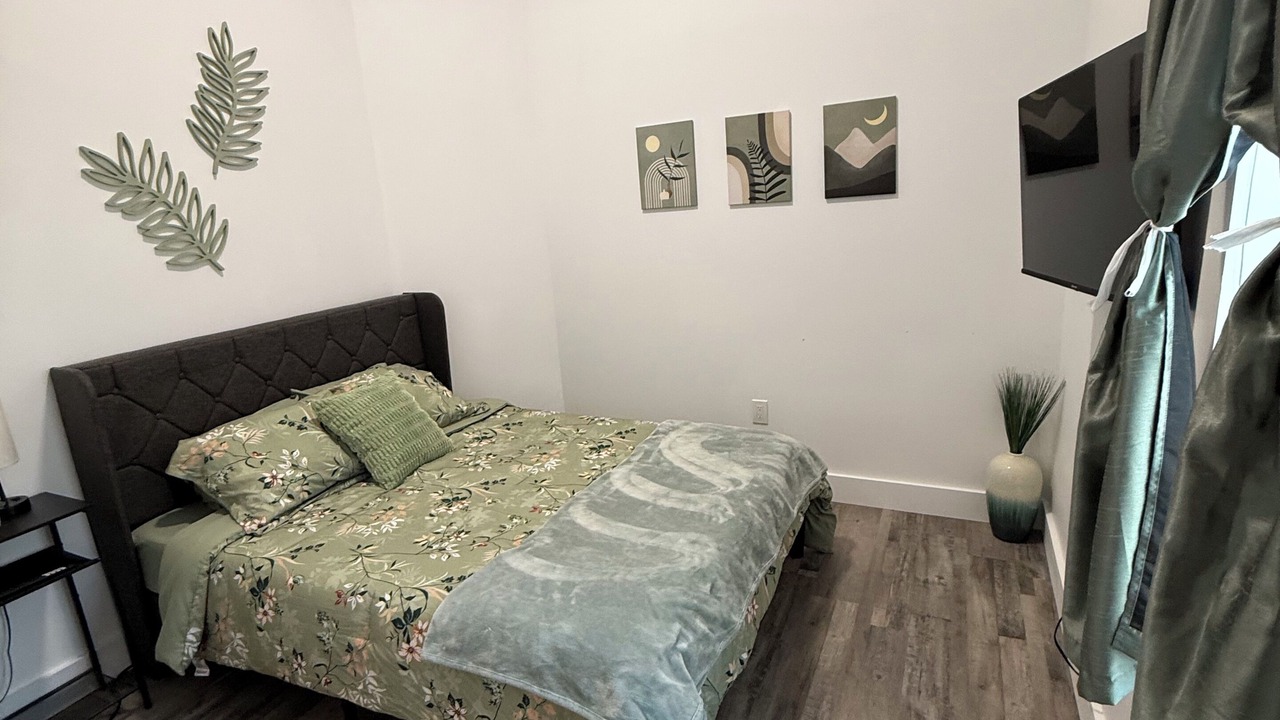 Photo of Bedroom in Creston Heights