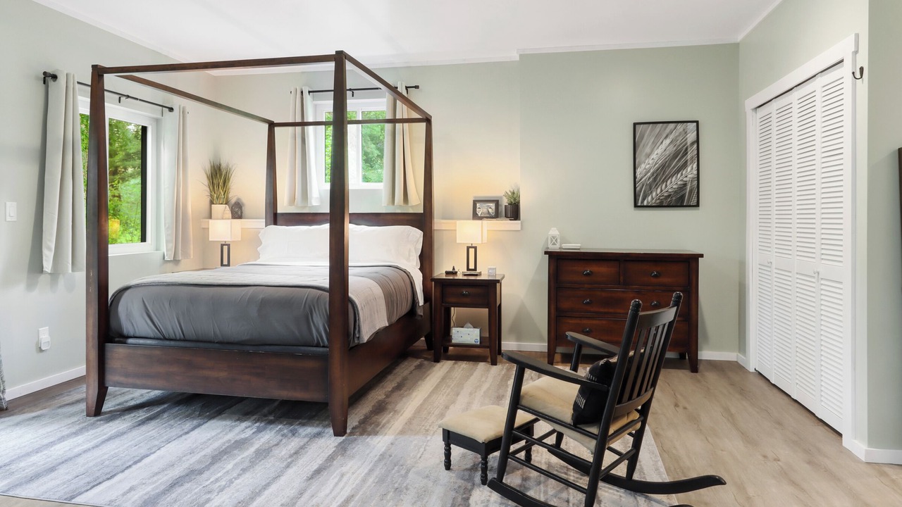 Photo of Bedroom in Elkhorn