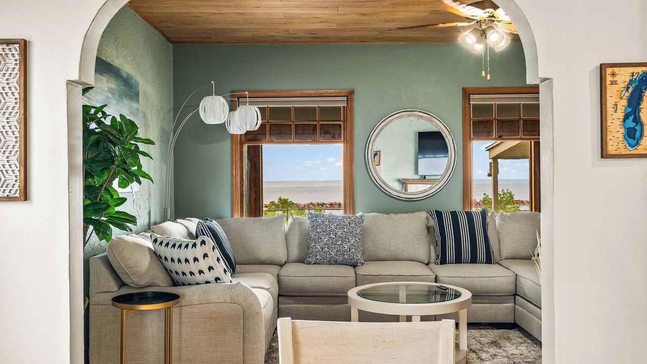 Photo of Livingroom in Bay View