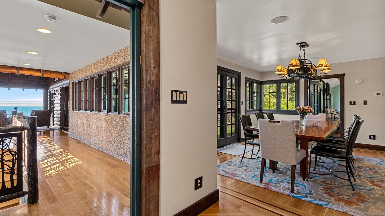 Photo of Bedroom in Beverly Shores