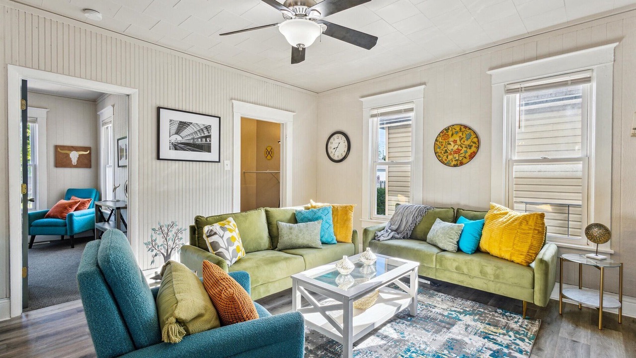 Photo of Livingroom in Michigan City
