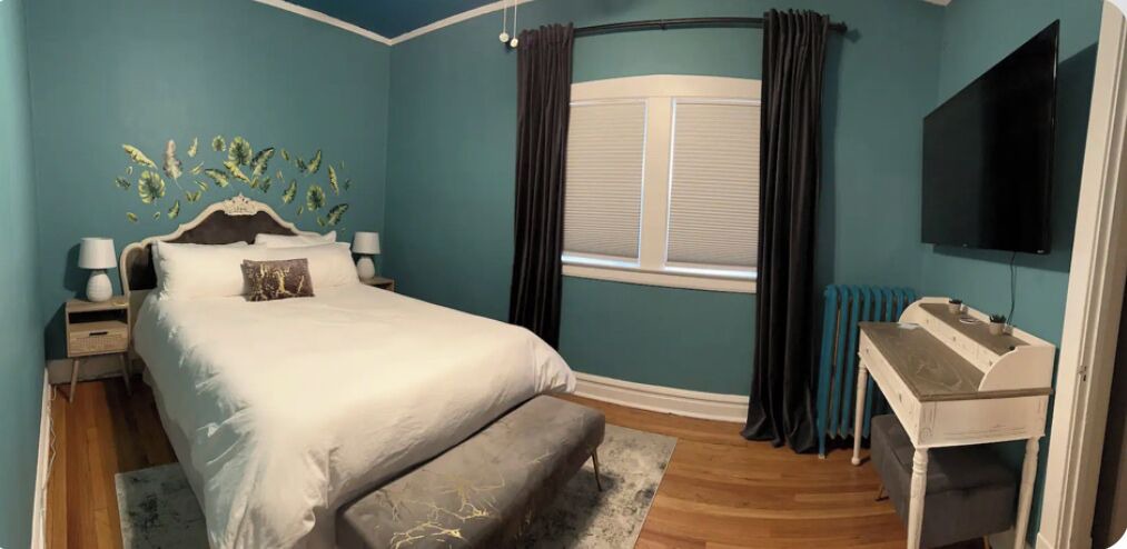 Photo of Bedroom in Rogers Park