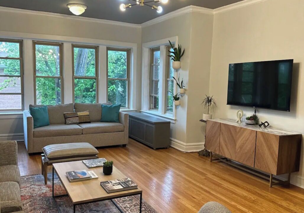 Photo of Livingroom in Rogers Park
