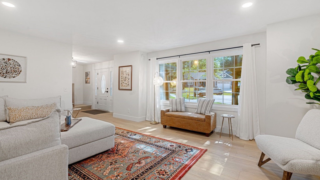 Photo of Livingroom in Norton Shores