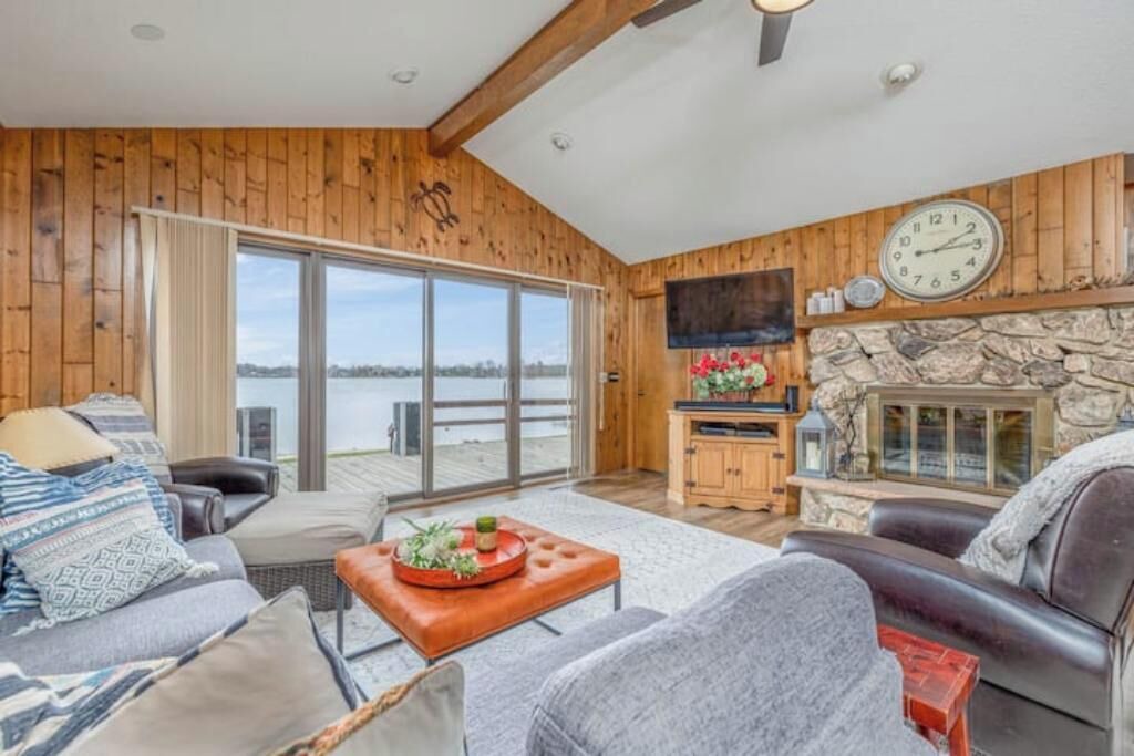 Photo of Livingroom in Canadian Lakes