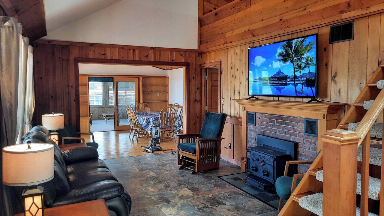 Photo of Livingroom in Delton