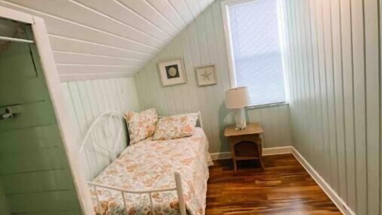 Photo of Bedroom in Spring Lake
