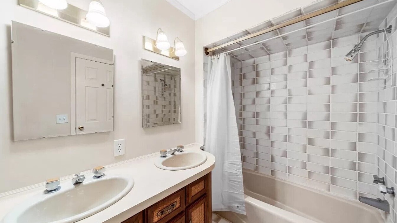 Photo of Bathroom in Edwardsburg