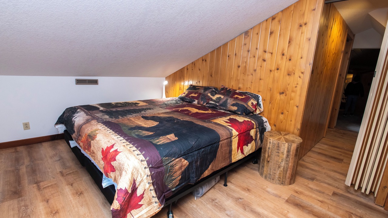 Photo of Bedroom in Vulcan