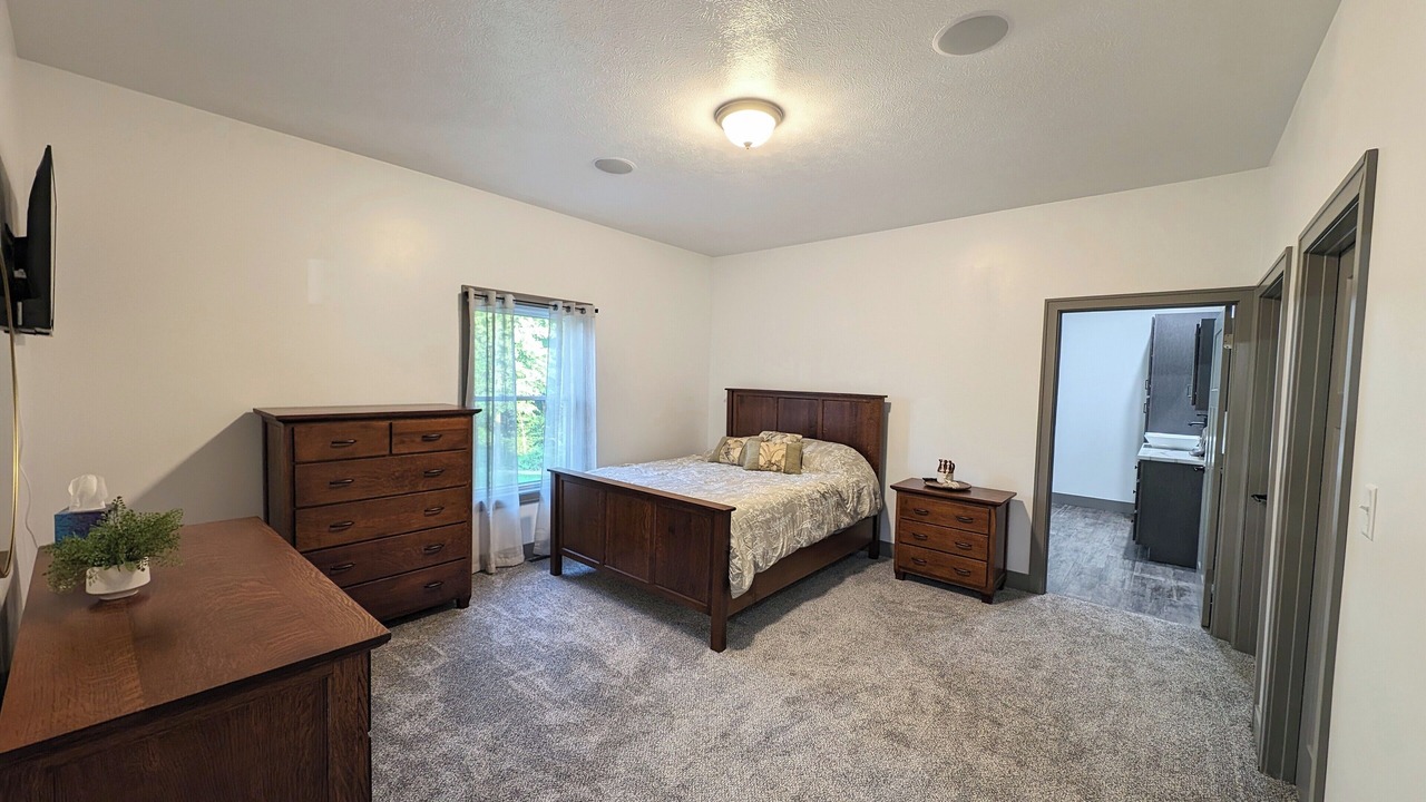 Photo of Bedroom in Shipshewana