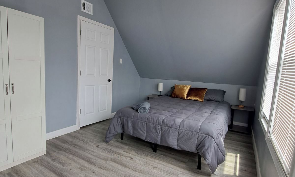 Photo of Bedroom in West Lakeview