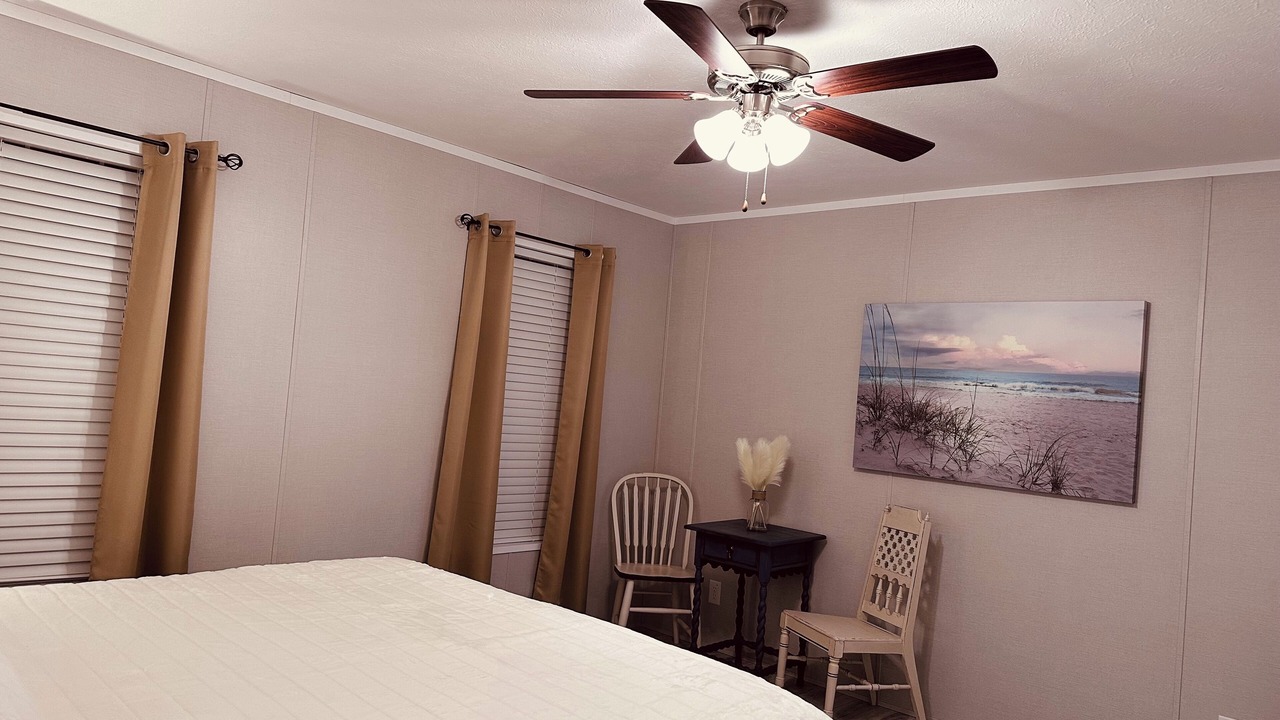 Photo of Bedroom in Laketon