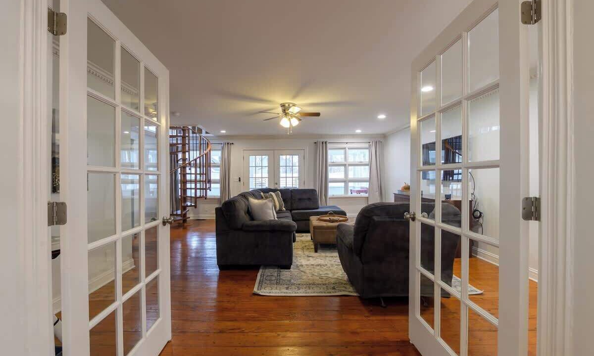 Photo of Livingroom in Three Oaks