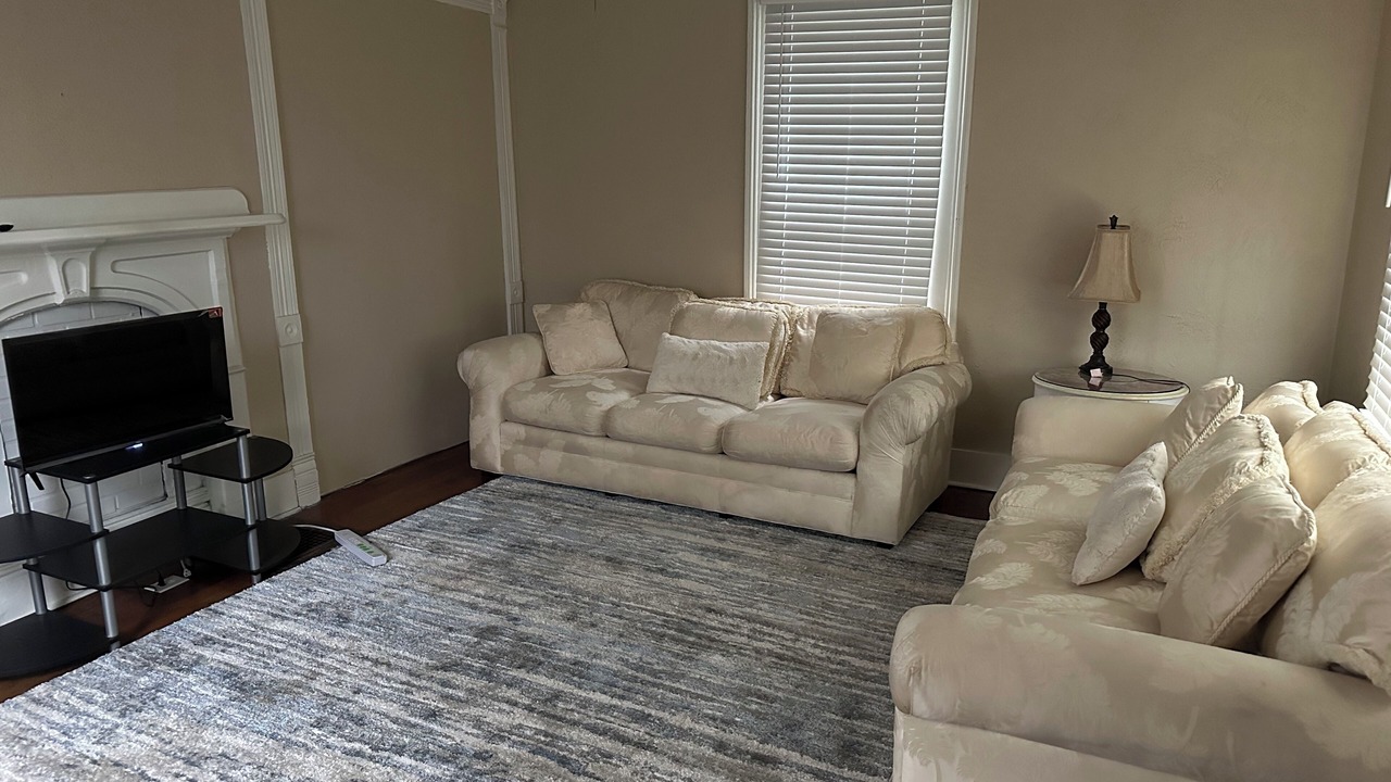Photo of Livingroom in West Washington