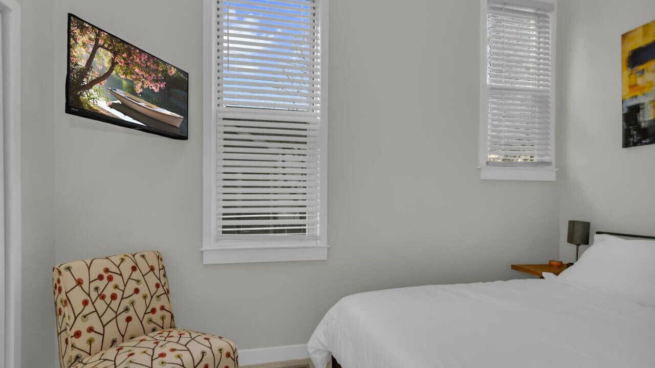 Photo of Bedroom in North Center