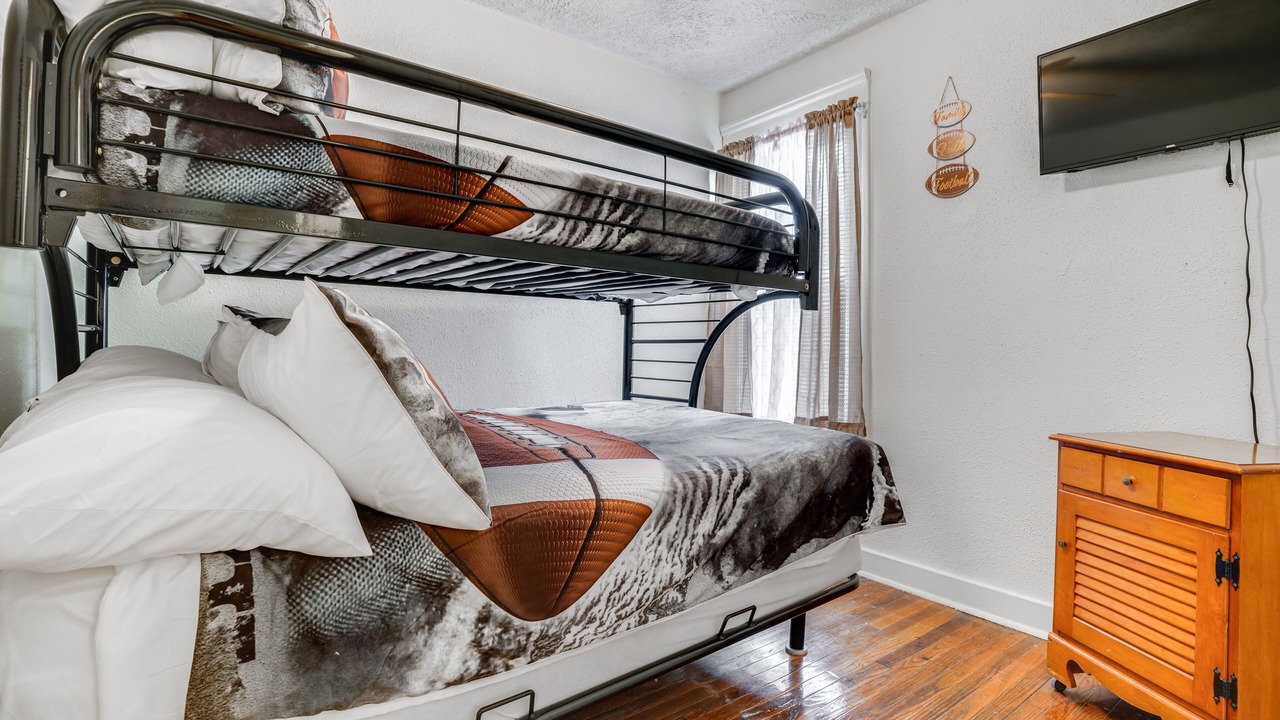 Photo of Bedroom in Niles
