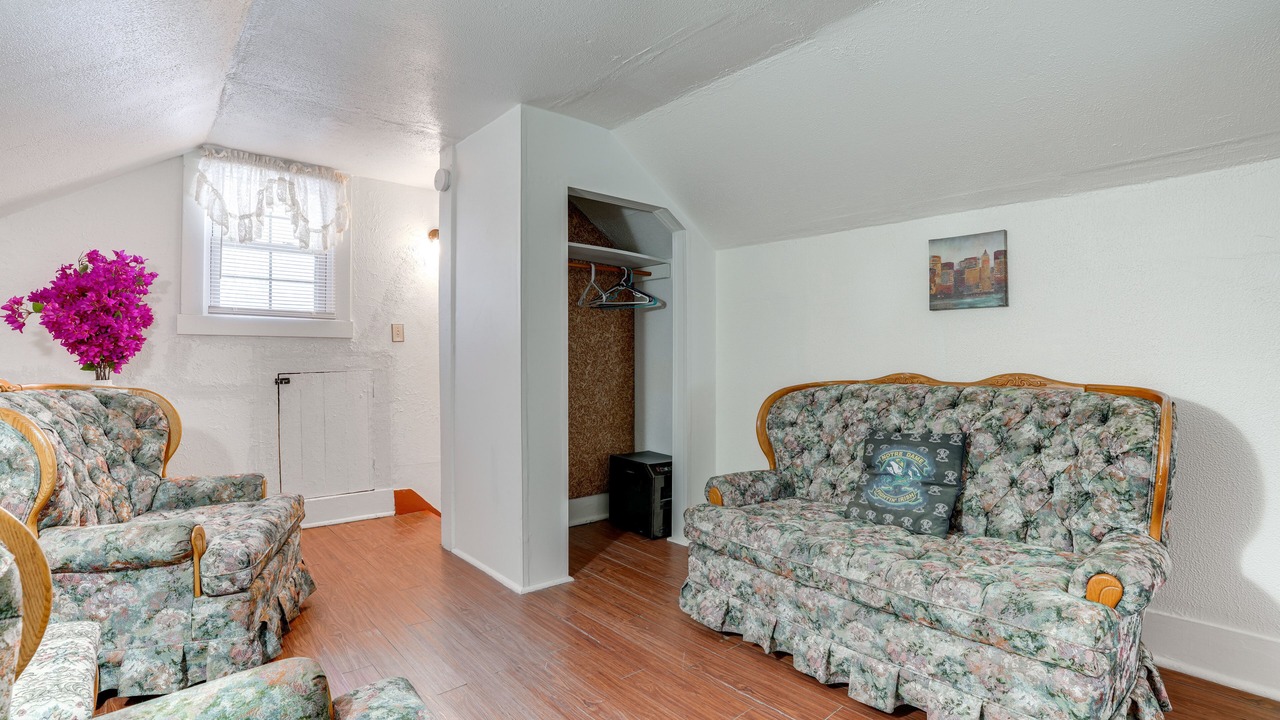 Photo of Bedroom in Niles