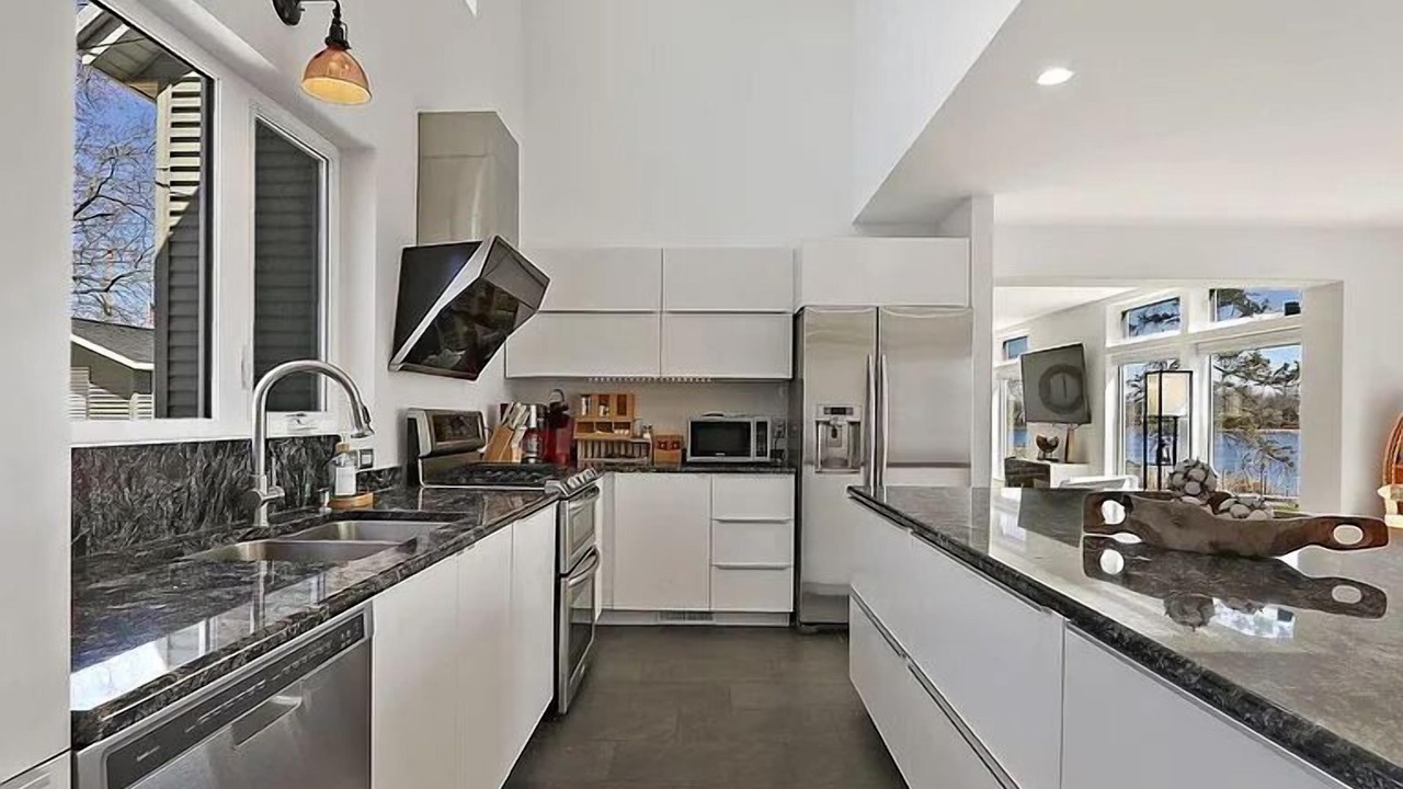Photo of Kitchen in Wind Lake