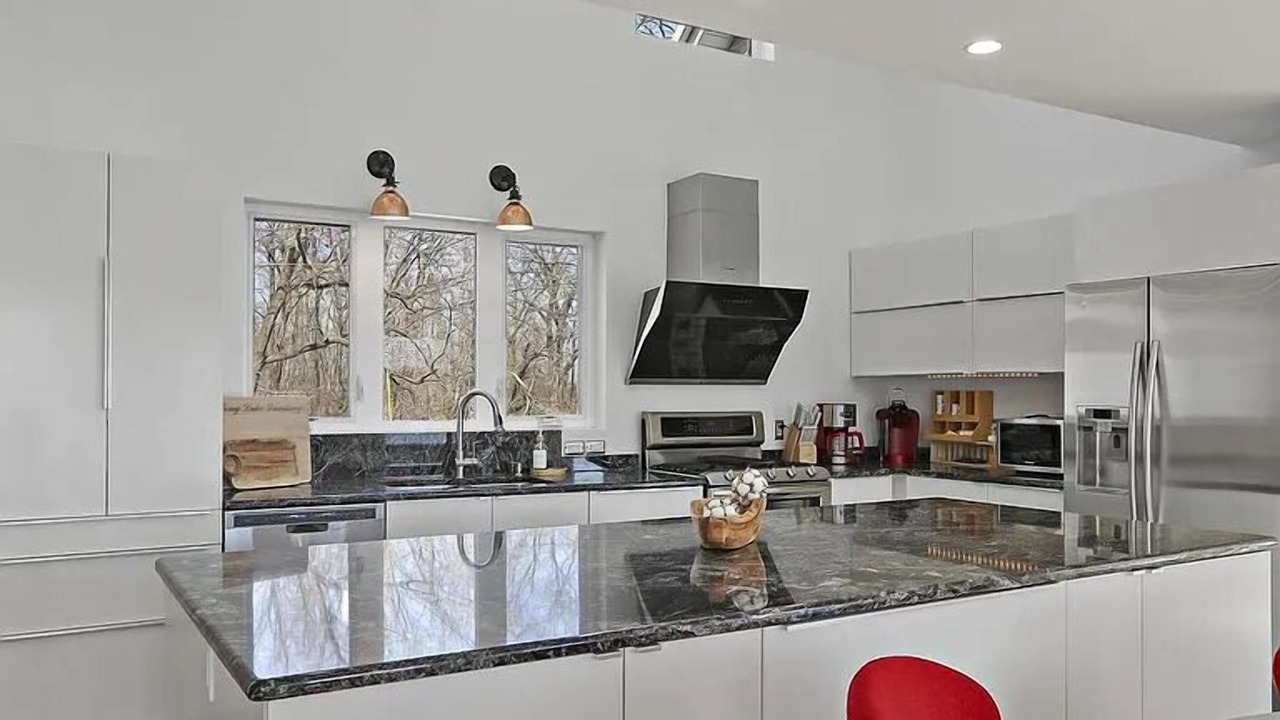 Photo of Kitchen in Wind Lake