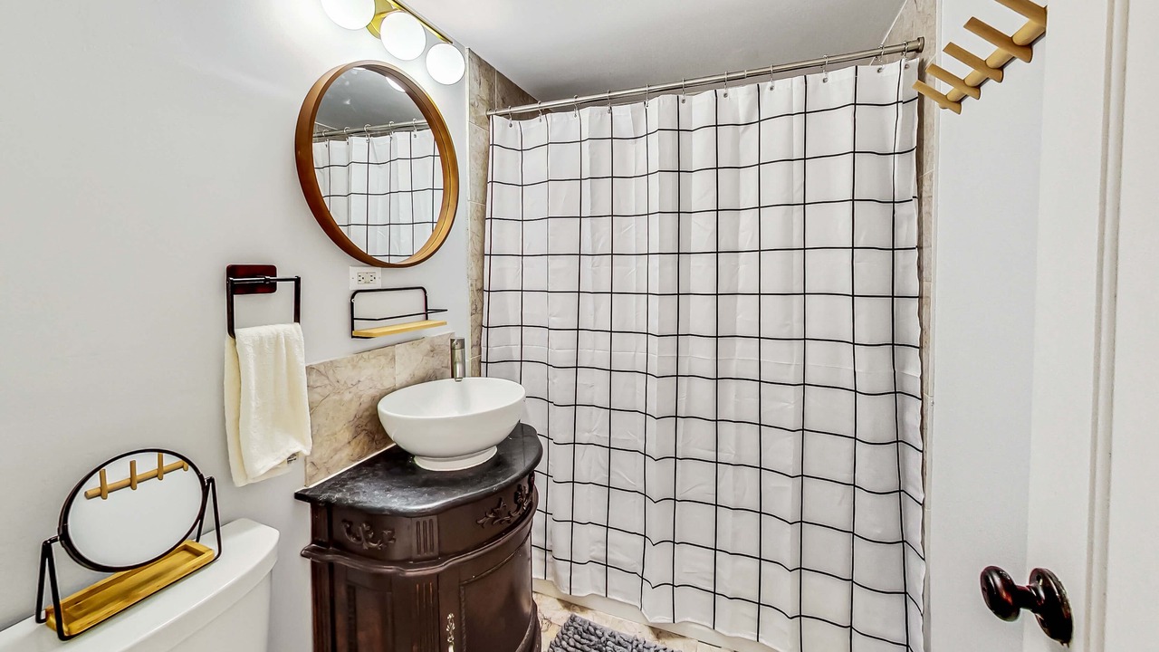 Photo of Bathroom in Lincoln Park