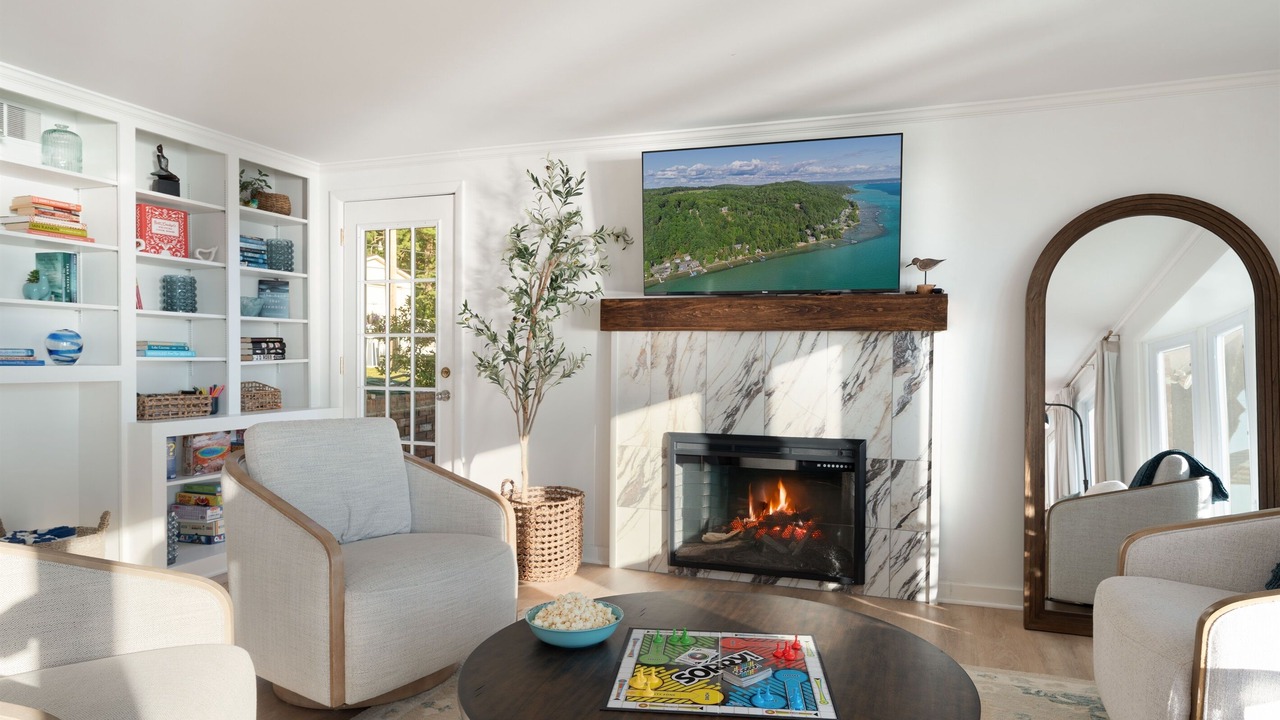 Photo of Livingroom in Lake Township