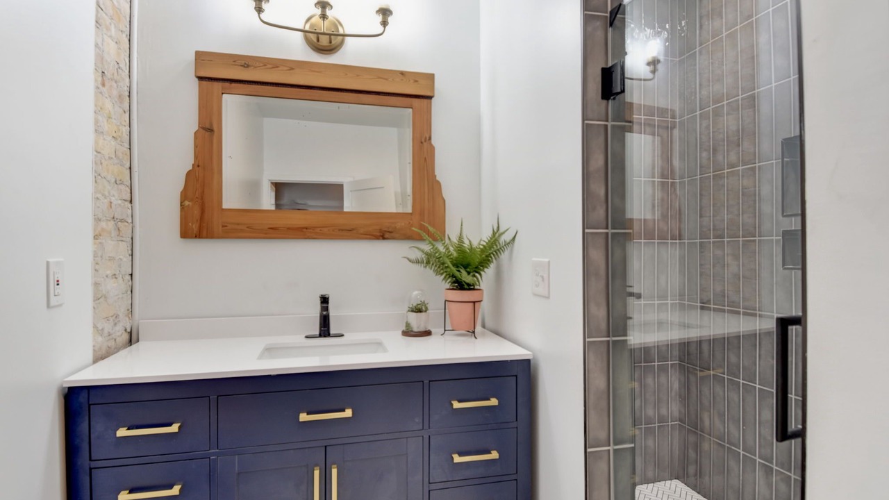Photo of Bathroom in Fifth Ward