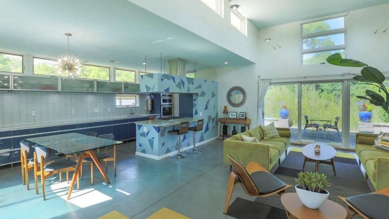Photo of Livingroom in Miller Beach