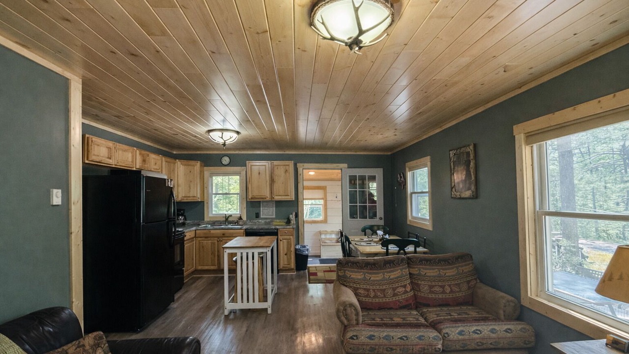 Photo of Livingroom in Lake Arrowhead