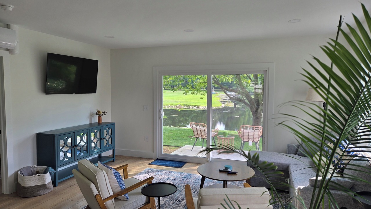 Photo of Livingroom in Frontier