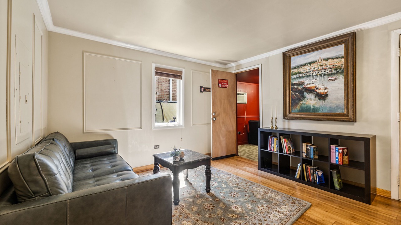 Photo of Livingroom in Evanston