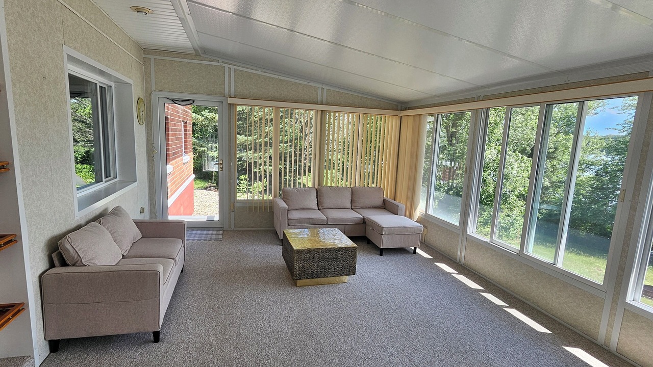Photo of Livingroom in Kendall