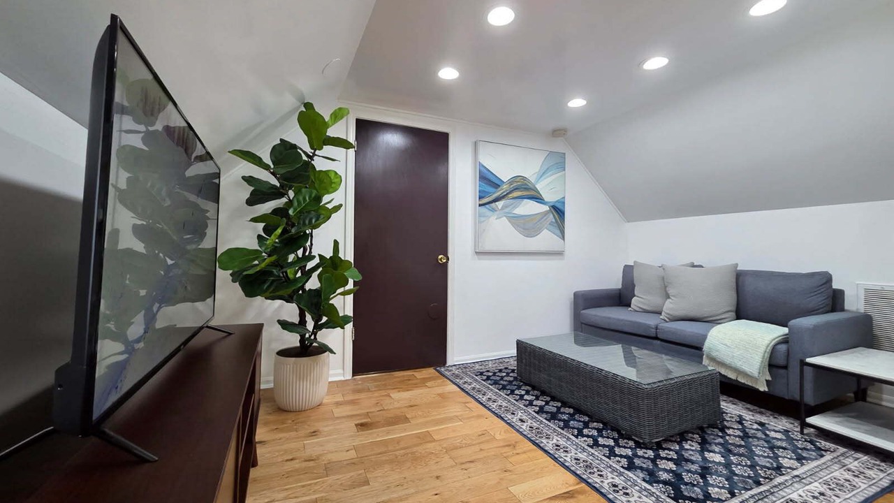 Photo of Livingroom in Whiting
