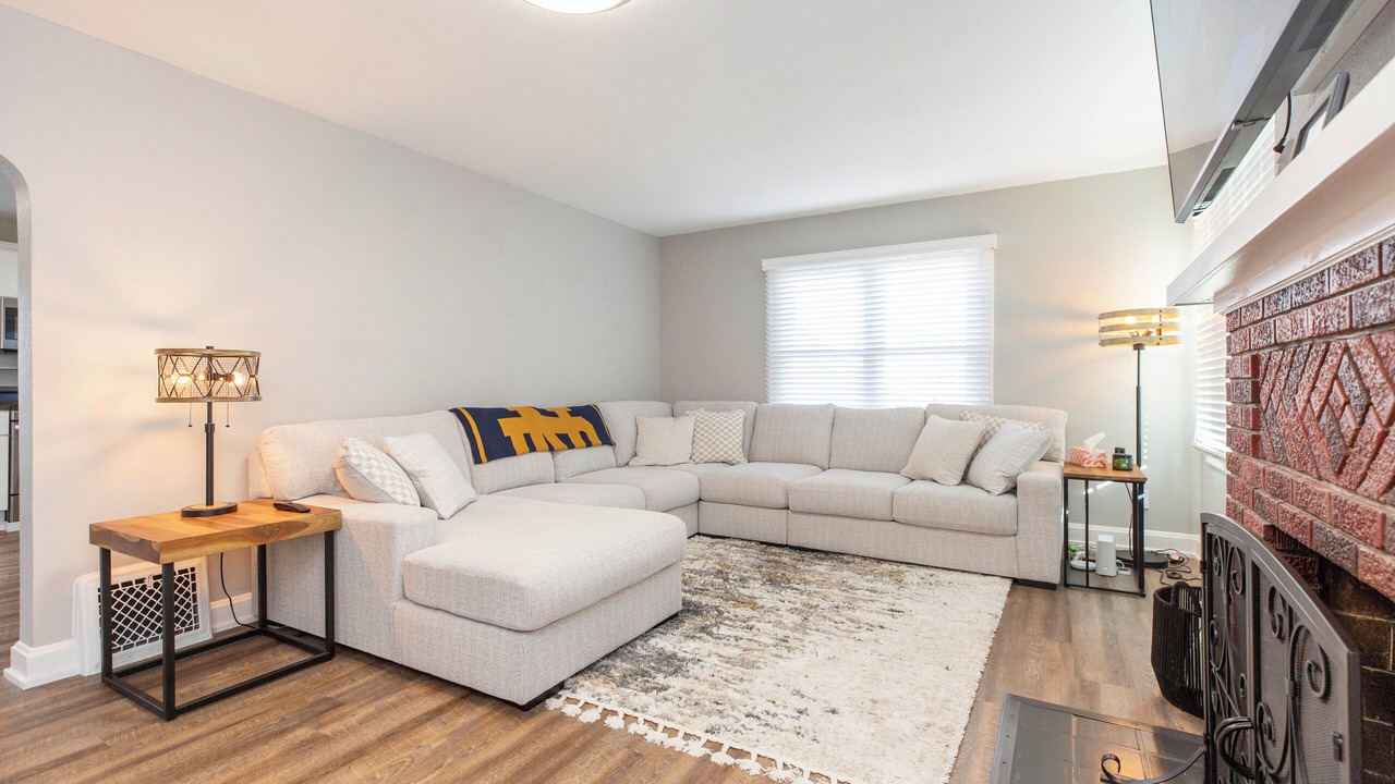 Photo of Livingroom in Near Northwest