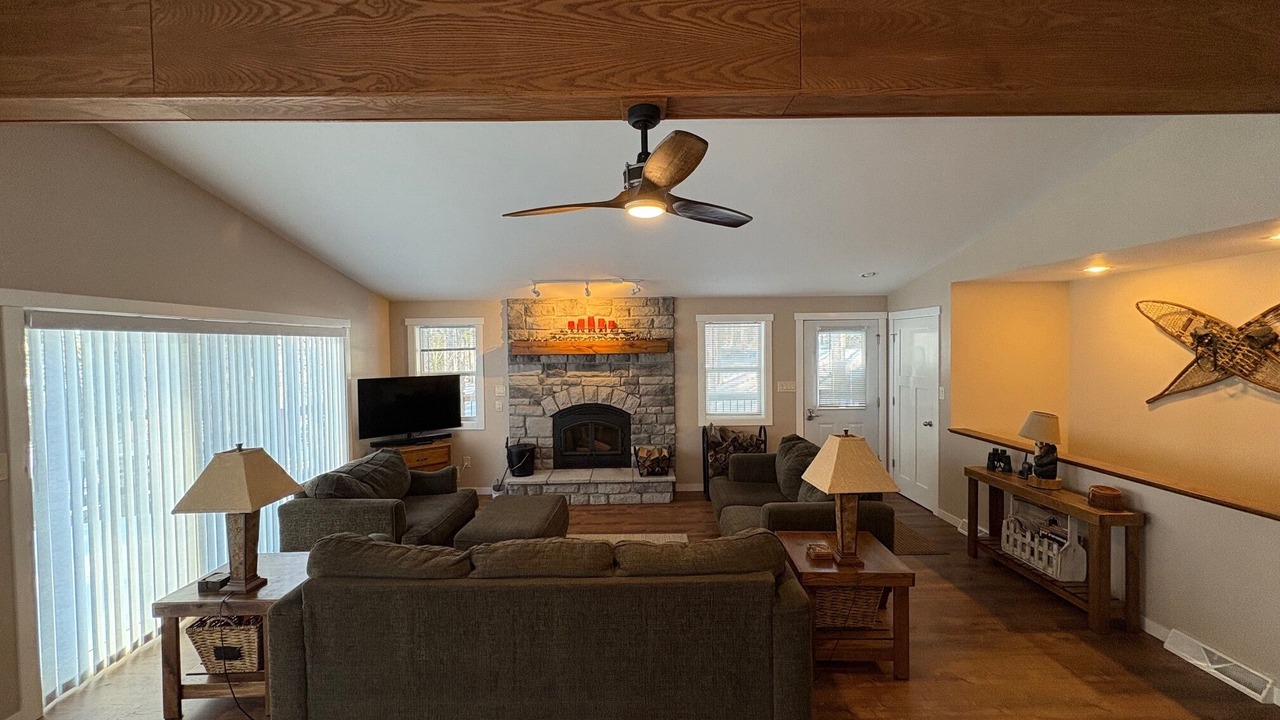 Photo of Livingroom in Iron River