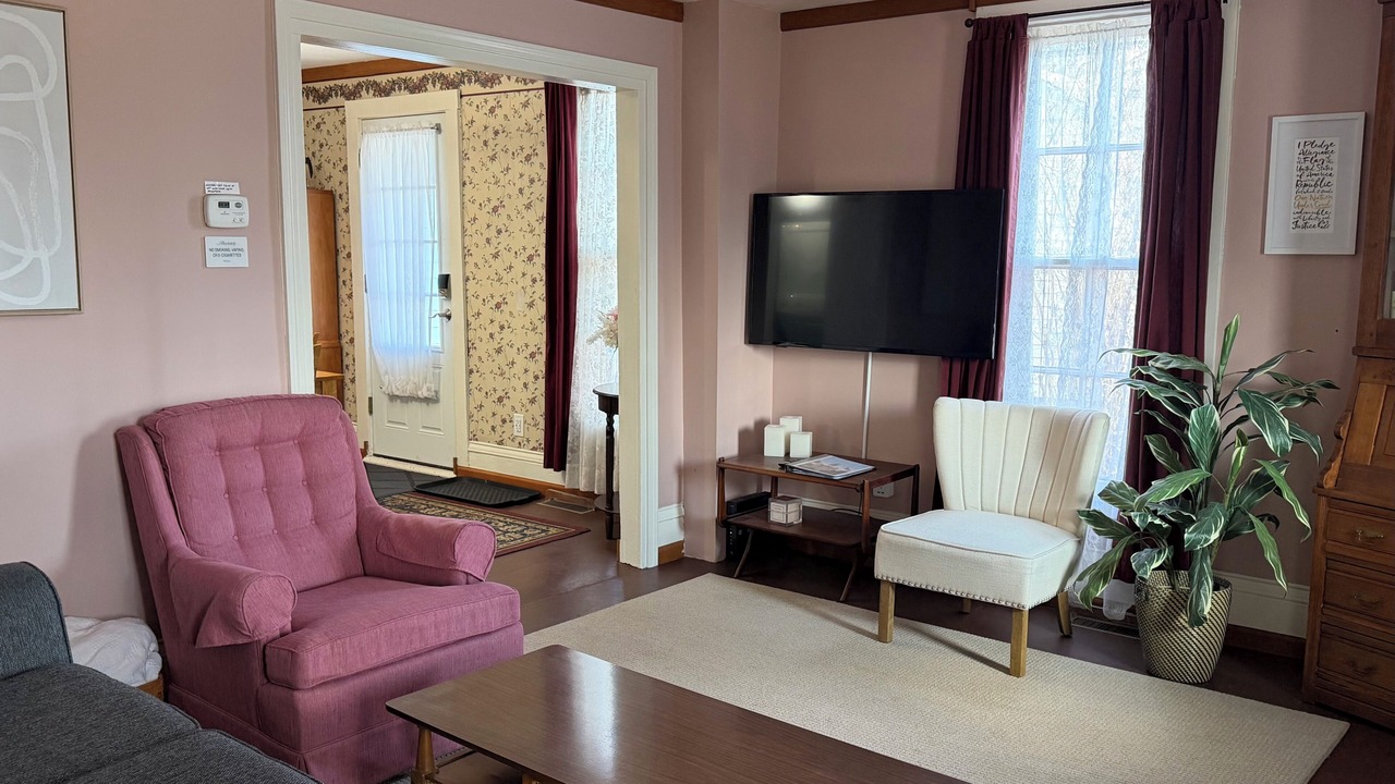 Photo of Livingroom in Hillsdale