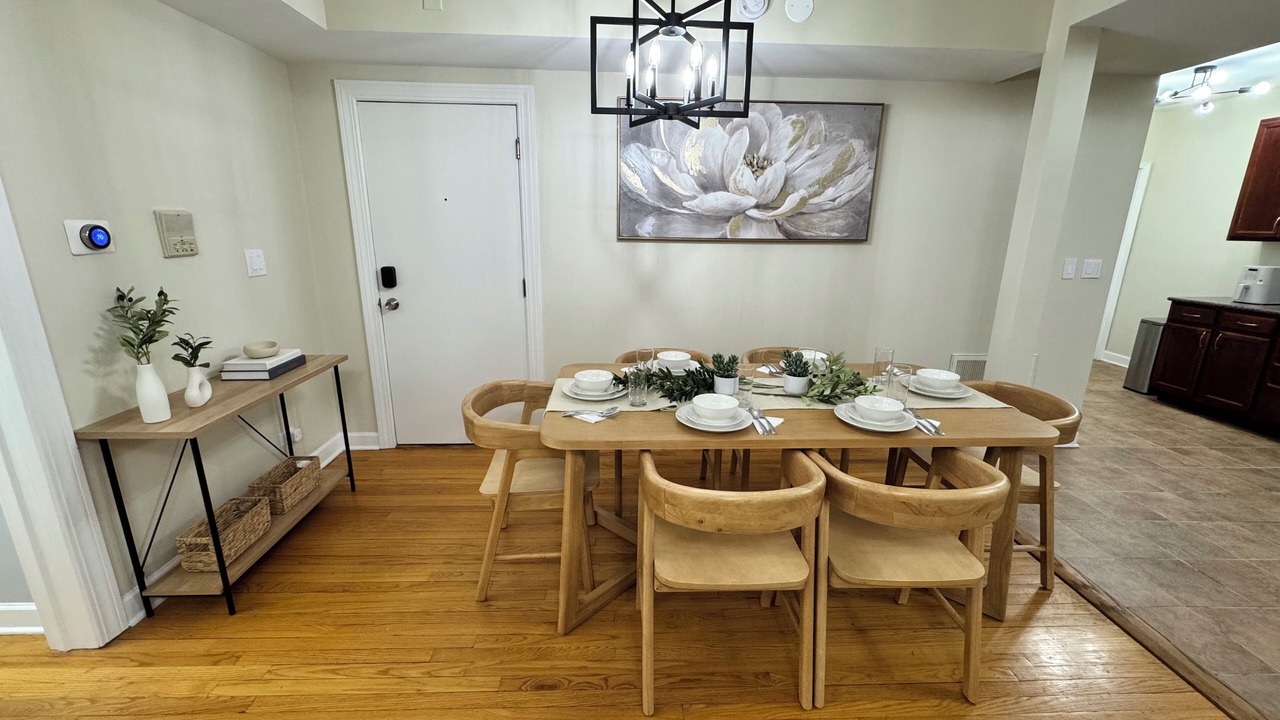 Photo of Livingroom in Skokie