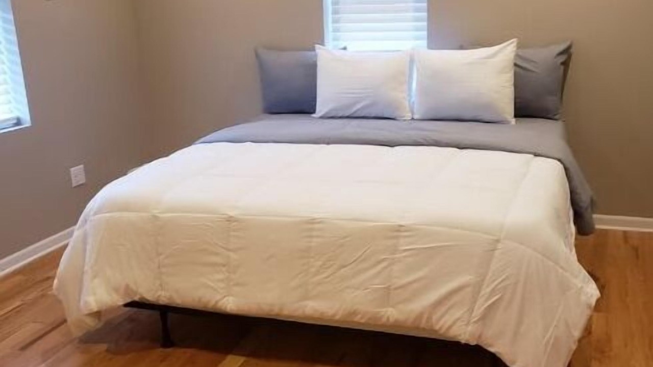Photo of Bedroom in Whiting