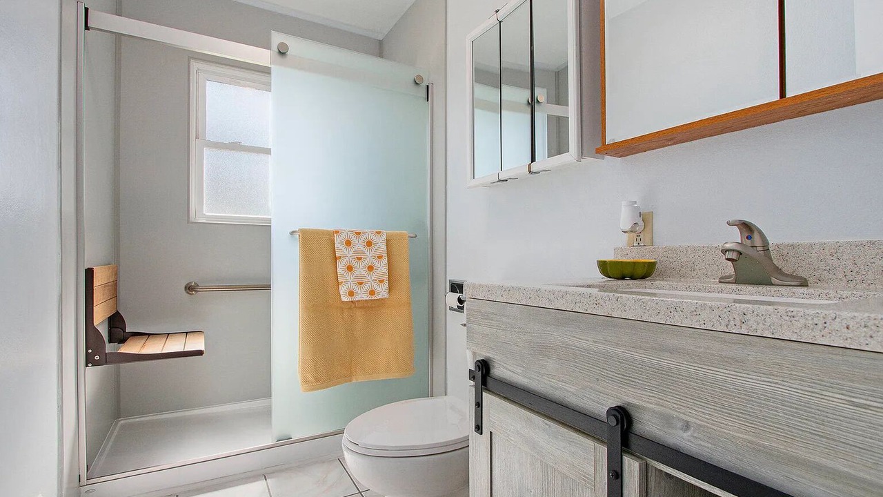 Photo of Bathroom in Town of Pines