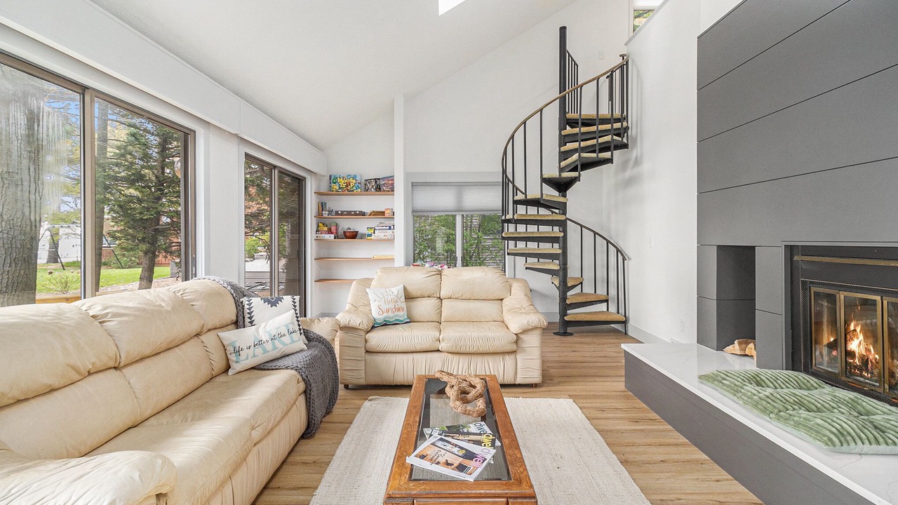 Photo of Livingroom in Silver Lake