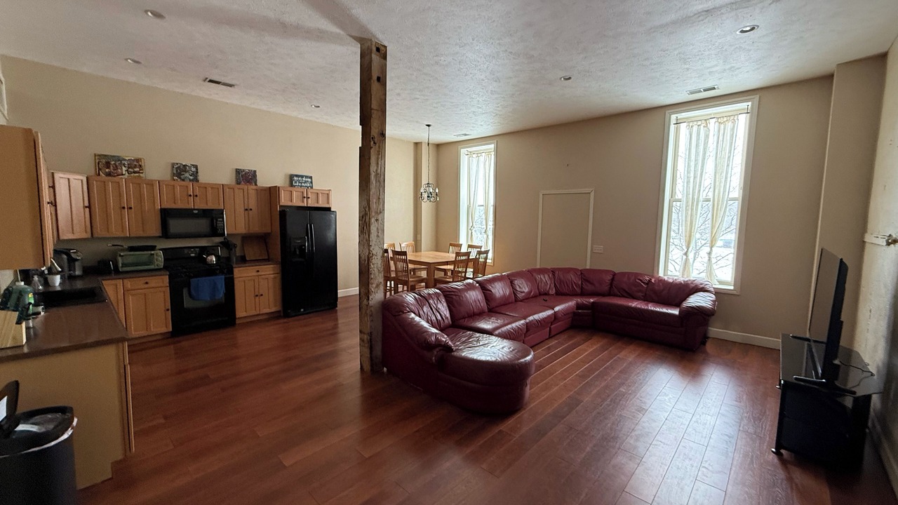 Photo of Livingroom in Allegan