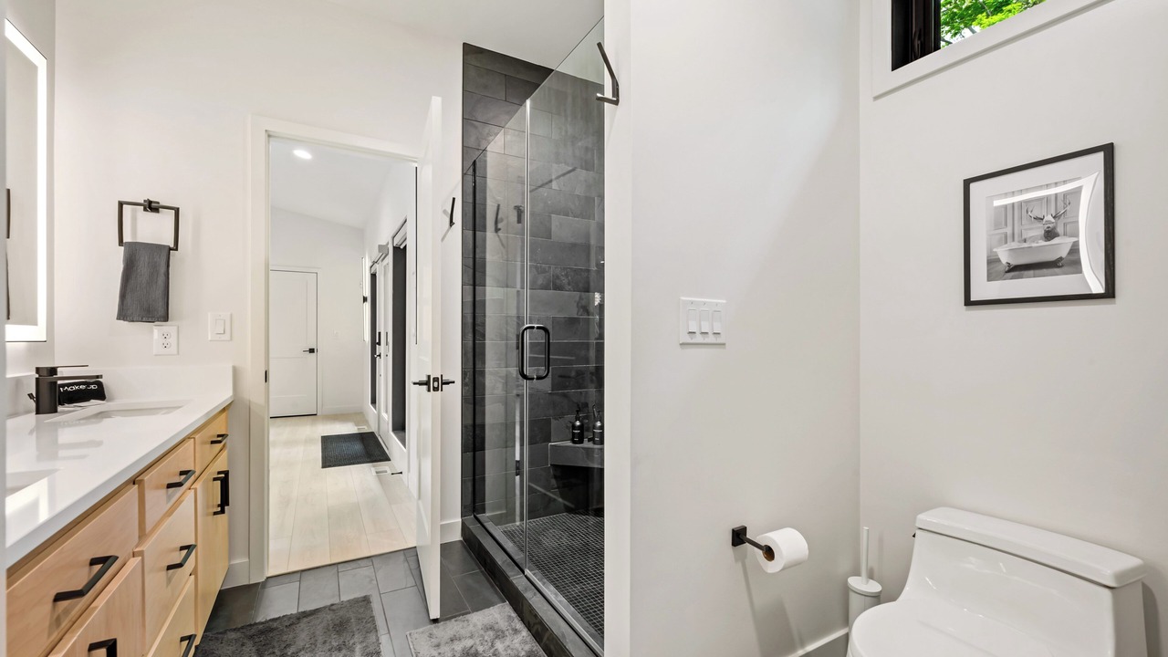 Photo of Bathroom in Niles