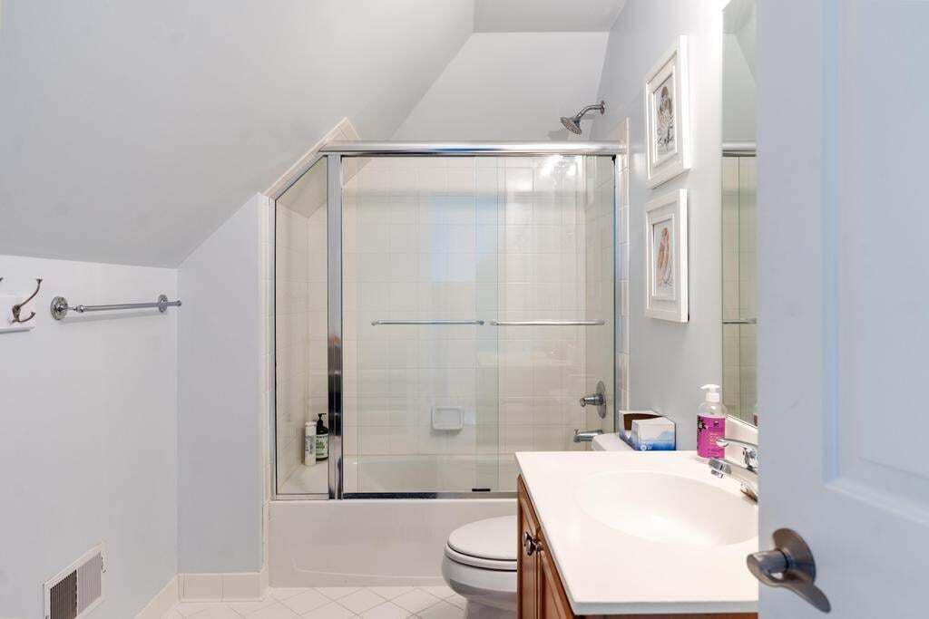 Photo of Bathroom in Bay Harbor